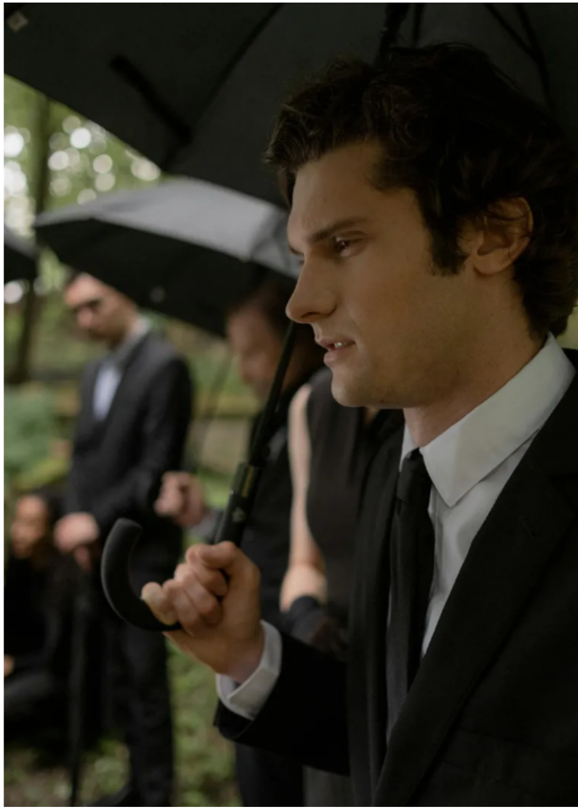 Chciałem powiedzieć „tak” podczas mojego ślubu, kiedy mój 13-letni syn krzyknął: „Tato, poczekaj! Spójrz na jej ramię!