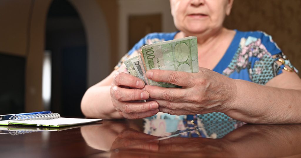 Mój mąż oddał swojej matce wszystkie nasze oszczędności, nie pytając mnie o zdanie, a ja dałam mu lekcję, której nigdy nie zapomni.