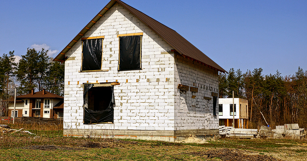 Sąsiad moich dziadków ukradł kawałek ich ziemi, aby zbudować podjazd — jego arogancja kosztowała go kilka tysięcy euro.