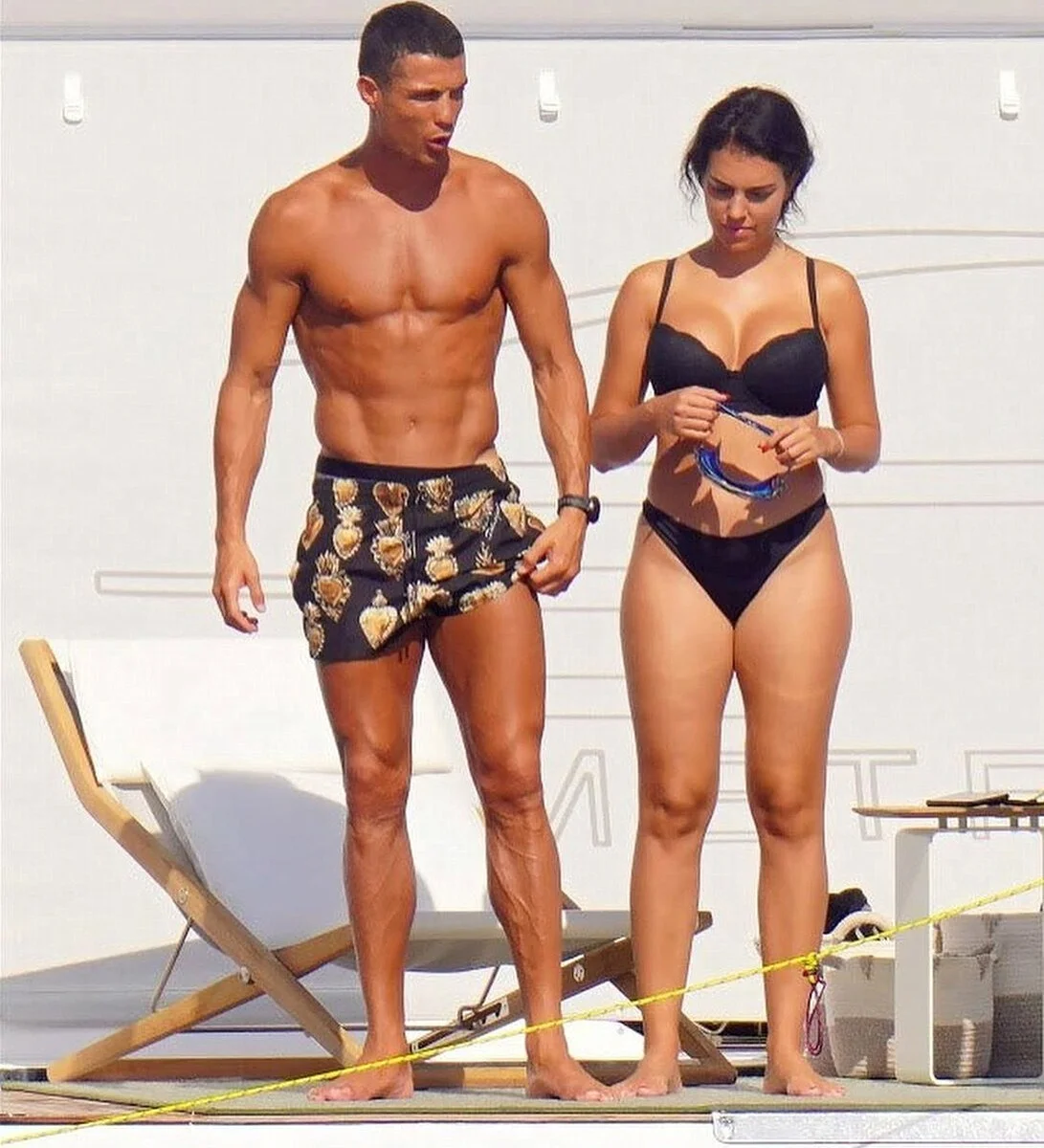 Fani nie przestają zachwycać się stylem i urodą Georginy Rodriguez.