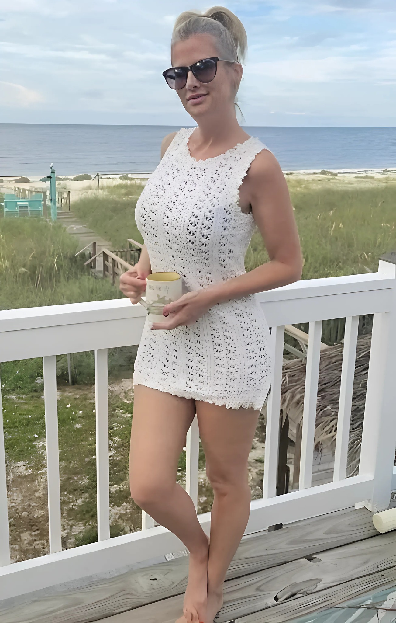 Mój mąż odmówił robienia mi zdjęć podczas naszych wakacji — jego powód mnie zszokował, ale moja zemsta doprowadziła go do łez.