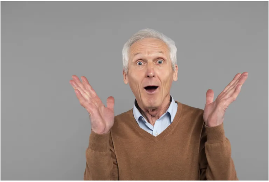 Starszy nauczyciel zapłacił za posiłek zmarzniętego chłopca — chłopiec zwrócił mu pieniądze siedem lat później.