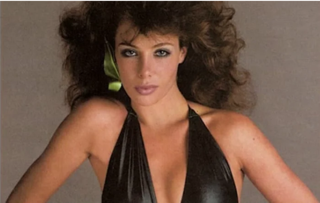 Słynna piękność w czerwieni: jak żyje aktorka, która zagrała kultową rolę