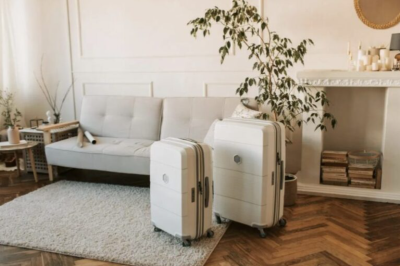 Mój mąż zostawił mnie i dzieci, żebyśmy wracały do domu z ciężkimi bagażami, podczas gdy on spędzał czas z przyjaciółmi — dałam mu surową nauczkę.