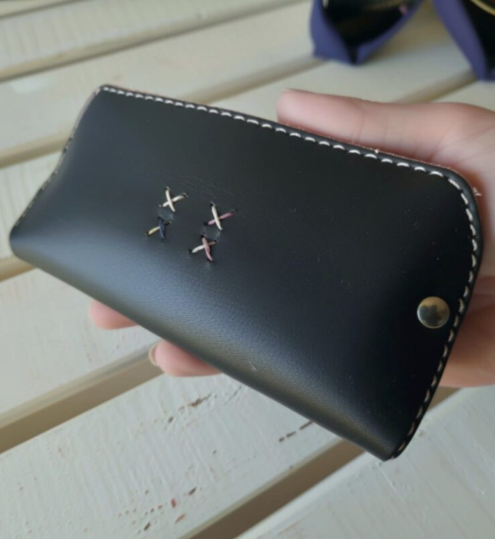 Chłopiec ratuje wnuczkę milionera i zabiera ją do domu – potem odkrywa ukrytą prawdę.