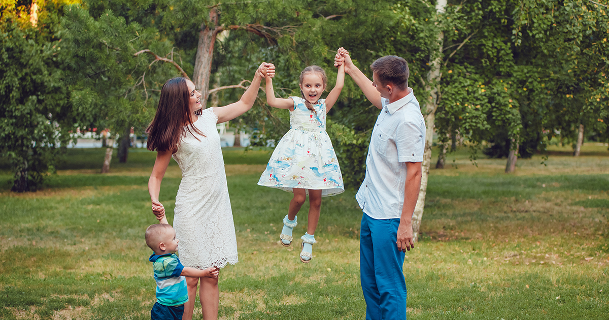 RODZINA MOJEGO MĘŻA DO DZISIAJ NAZYWA MNIE „DZIEWCZYNĄ, KTÓRĄ ZASZCZEPIŁ” – A PRZECIEŻ JESTEM JEGO ŻONĄ.