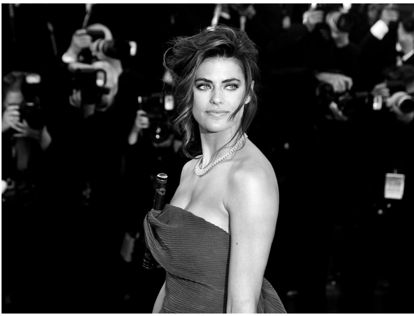 Alison Le Borch, wnuczka Alena Delona, zadziwiła wszystkich swoim podobieństwem do legendarnego dziadka.