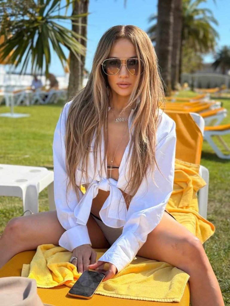 Jennifer Lopez pochwaliła się swoją figurą, którą obdarzyła ją natura.