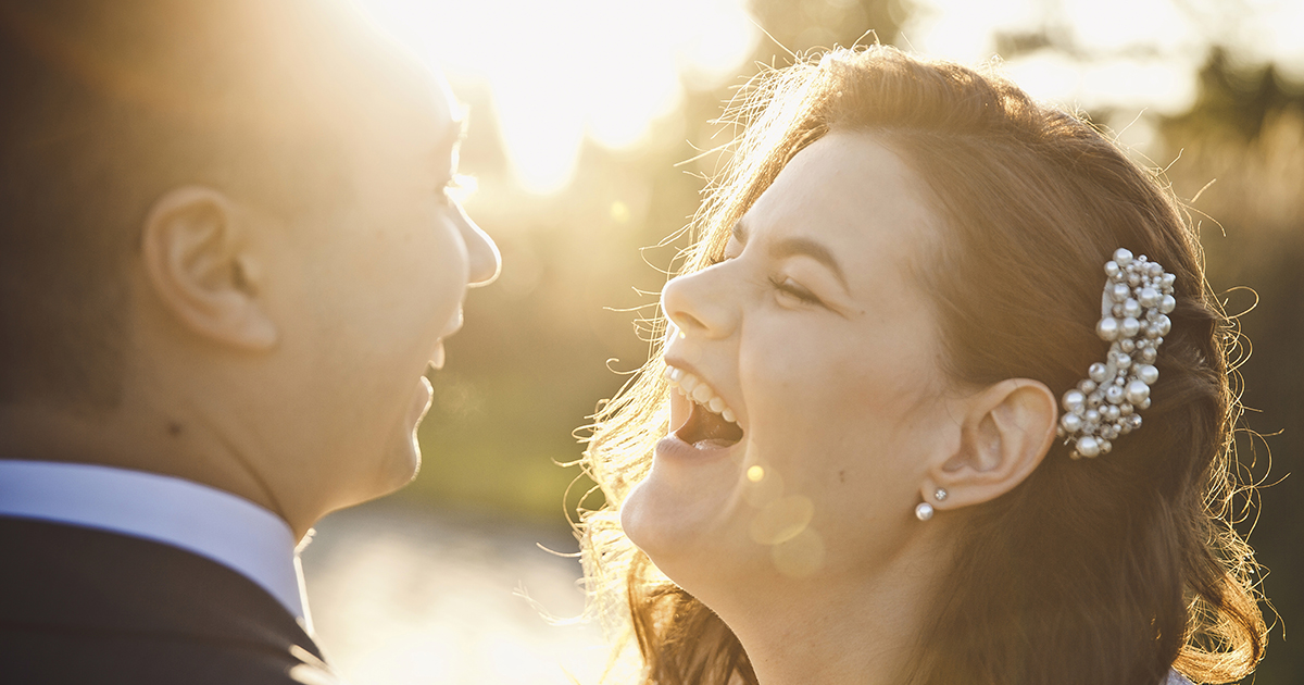 Kiedy teściowa upokorzyła mnie przed ołtarzem, na scenę wyszła moja córka z listem od narzeczonego.