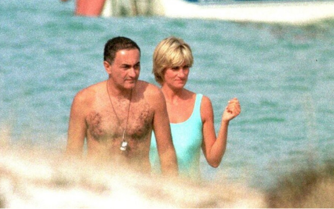 „Nie było żadnej miłości”. Kelly Fisher opowiedziała o tym, jak naprawdę wyglądały jej relacje z synem miliardera Dodim Al-Fayedem.