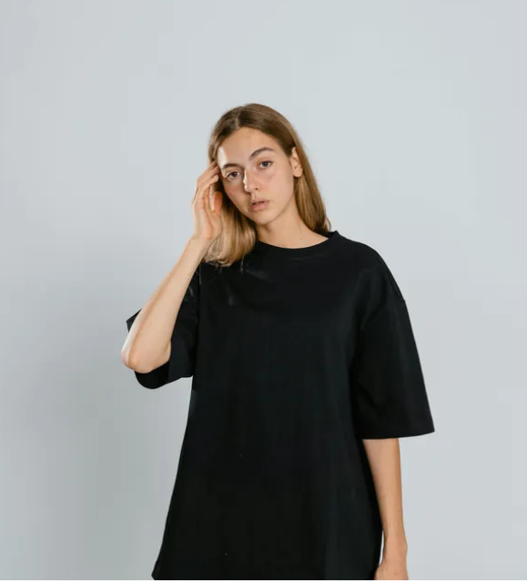 Byłam przekonana, że z nami mieszka córka mojego męża, aż pewnego dnia wróciłam do domu wcześniej.