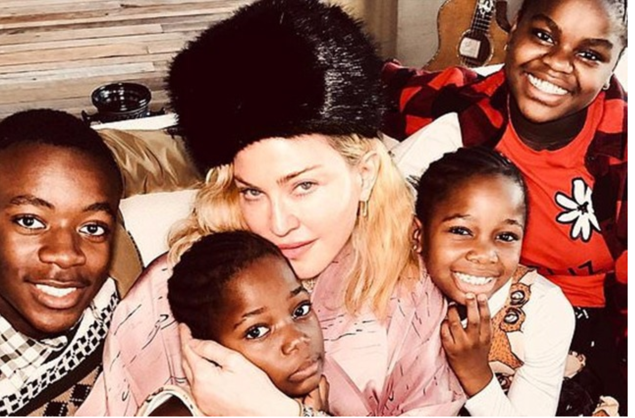 Utalentowany i przystojny. Zdjęcie adoptowanego syna Madonny, który pojawił się w jej życiu 18 lat temu.