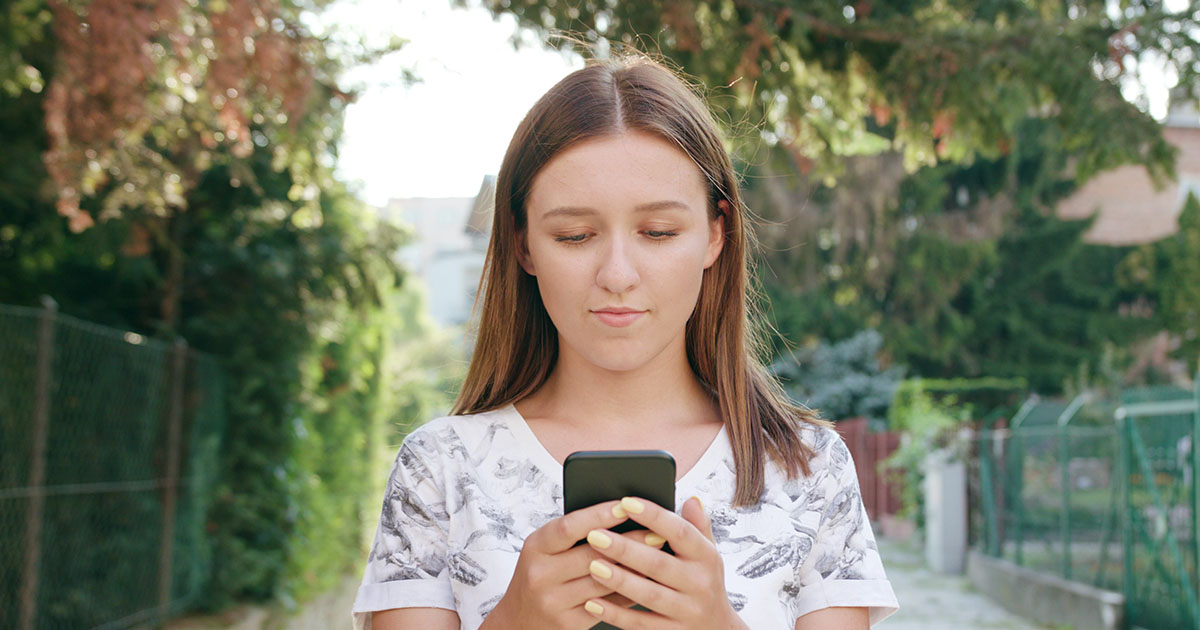 Ojciec honoruje nastolatka, który zabrał jego autystycznego syna na bal maturalny.