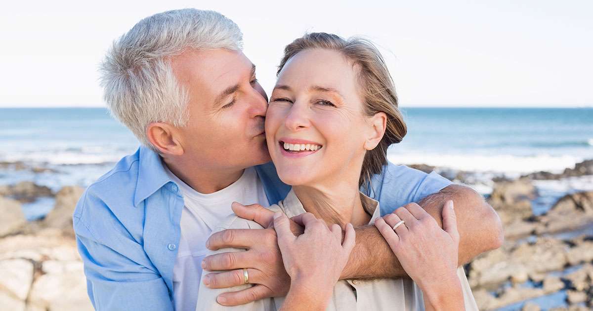 PRZEŻYŁAM 30 LAT KOCHAJĄC MĘŻCZYZNĘ, KTÓRY NIGDY NIE POWIEDZIAŁ „KOCHAM CIĘ” — JEGO ŚMIERTELNE WYZNANIE ZMIENIŁO WSZYSTKO