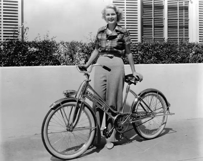 Pamiętacie starszą Rose z filmu „Titanic”? Zobaczcie, jaką była pięknością w młodości.