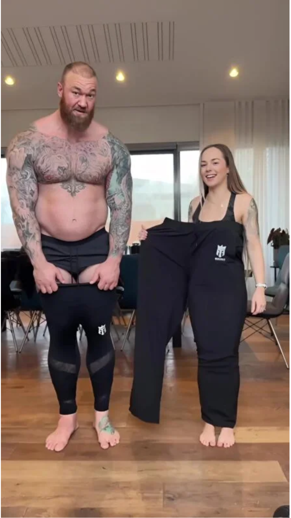 On ma ponad dwa metry wzrostu, a ona 157 cm. Rozpoznaliście tę gwiazdorską parę?