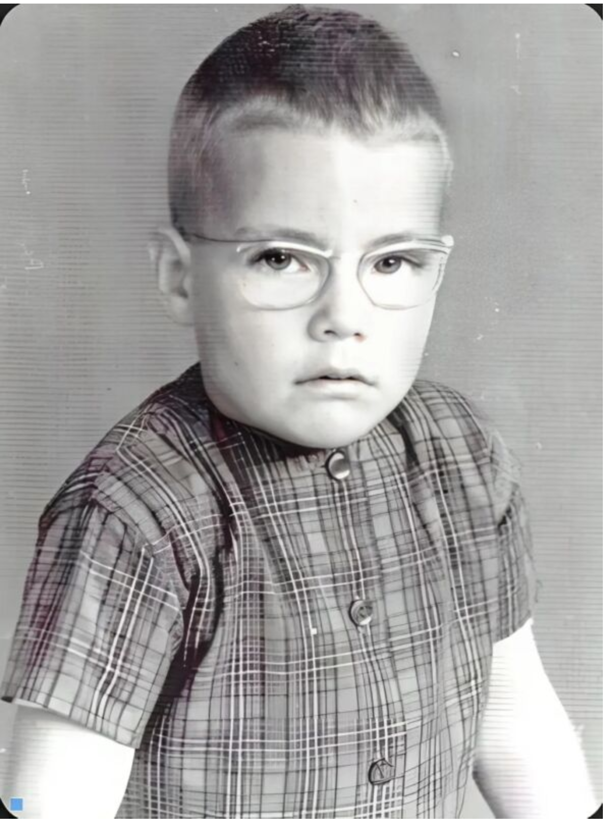 Nigdy nie uwierzycie, że ten maluch jest najsłynniejszym aktorem filmów akcji.