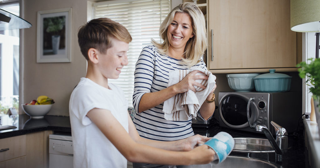 Przez 15 lat wychowywałam syna mojej siostry jak własnego, a potem wybrał ją zamiast mnie, ponieważ podarowała mu samochód.