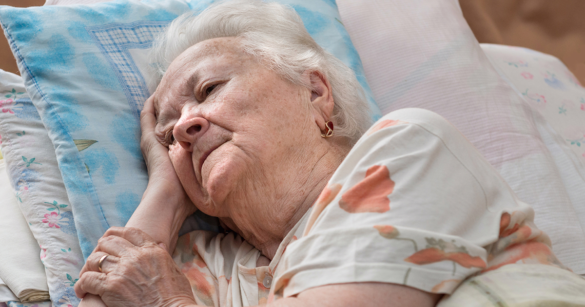 Opiekowałam się moją chorą mamą aż do jej ostatniego tchnienia, ale ona zostawiła wszystko mojej chciwej siostrze — tylko że to nie była cała prawda.