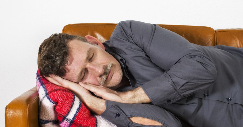 Podsłuchałam, jak mój mąż powiedział przyjacielowi, że jest ze mną dla moich pieniędzy – lekcja, której mu dałam, była okrutna.