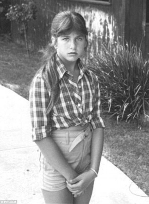 „Nie wydaje ci się, że twoja twarz wygląda brzydko?”. Dlaczego Jennifer Aniston postanowiła zerwać kontakt z matką?