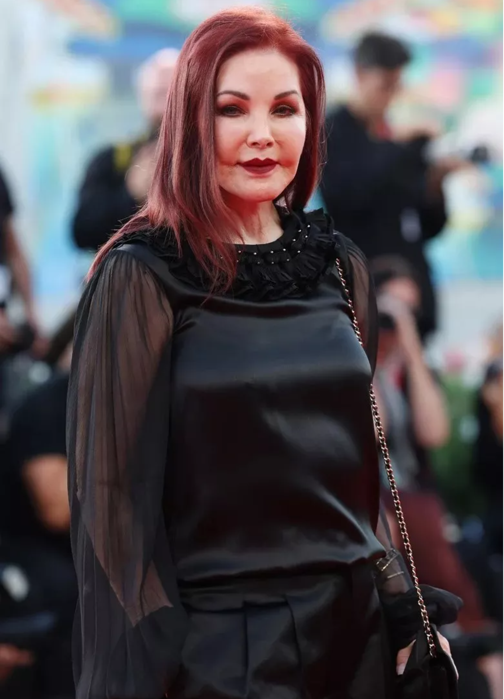 Nawet chirurdzy plastyczni nie są w stanie zapewnić piękna w wieku 90 lat. Wygląd żony Presleya