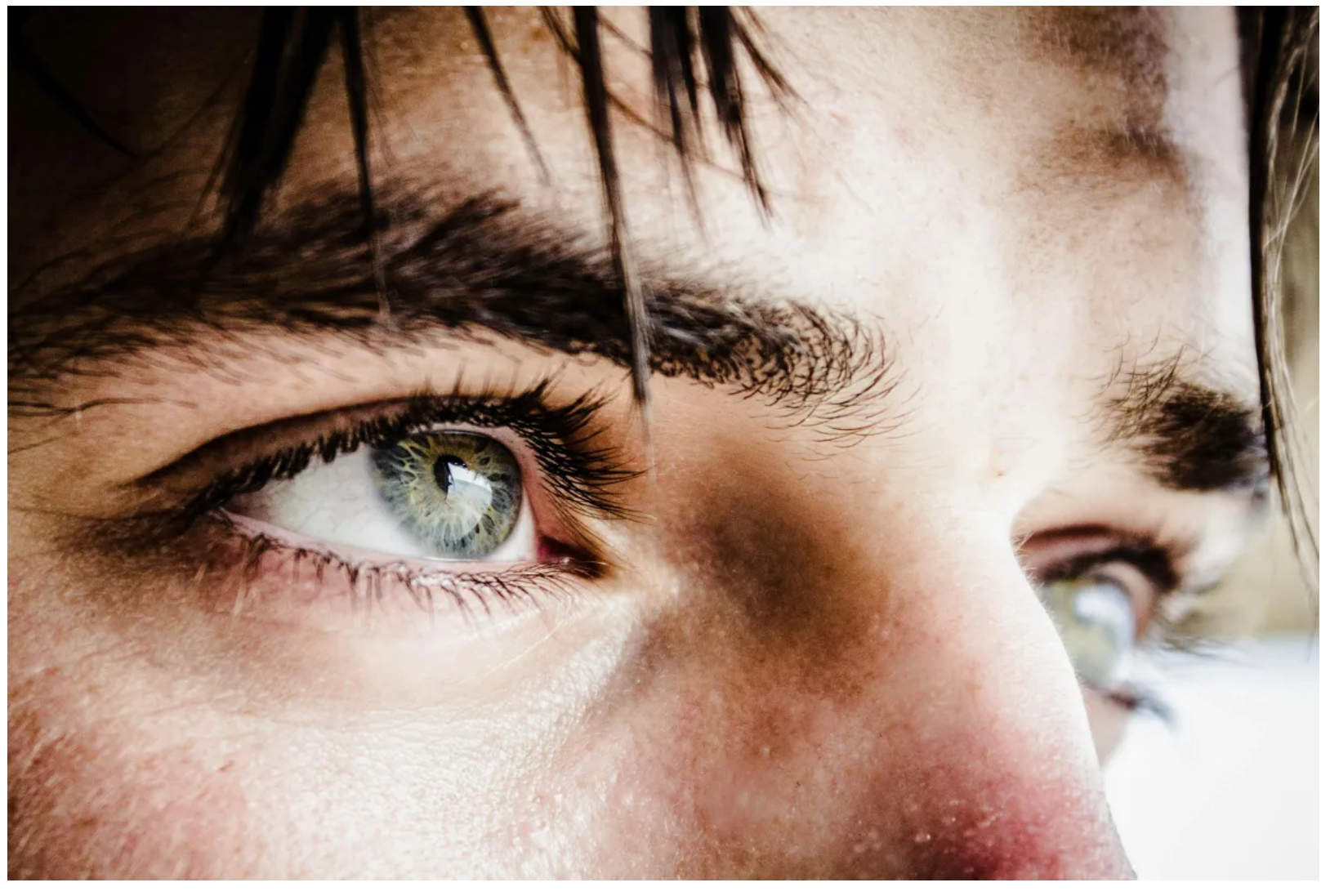 Prawie oddaliśmy naszego złotego retrievera, ponieważ szczekał na nianię, ale potem obejrzałem nagranie z kamery i byłem w szoku.