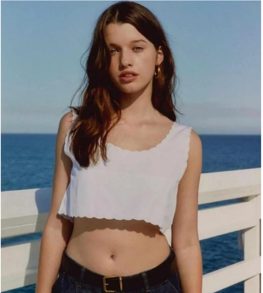 16-letnia córka Jovovich jest kopią swojej sławnej matki. Cóż za piękność!