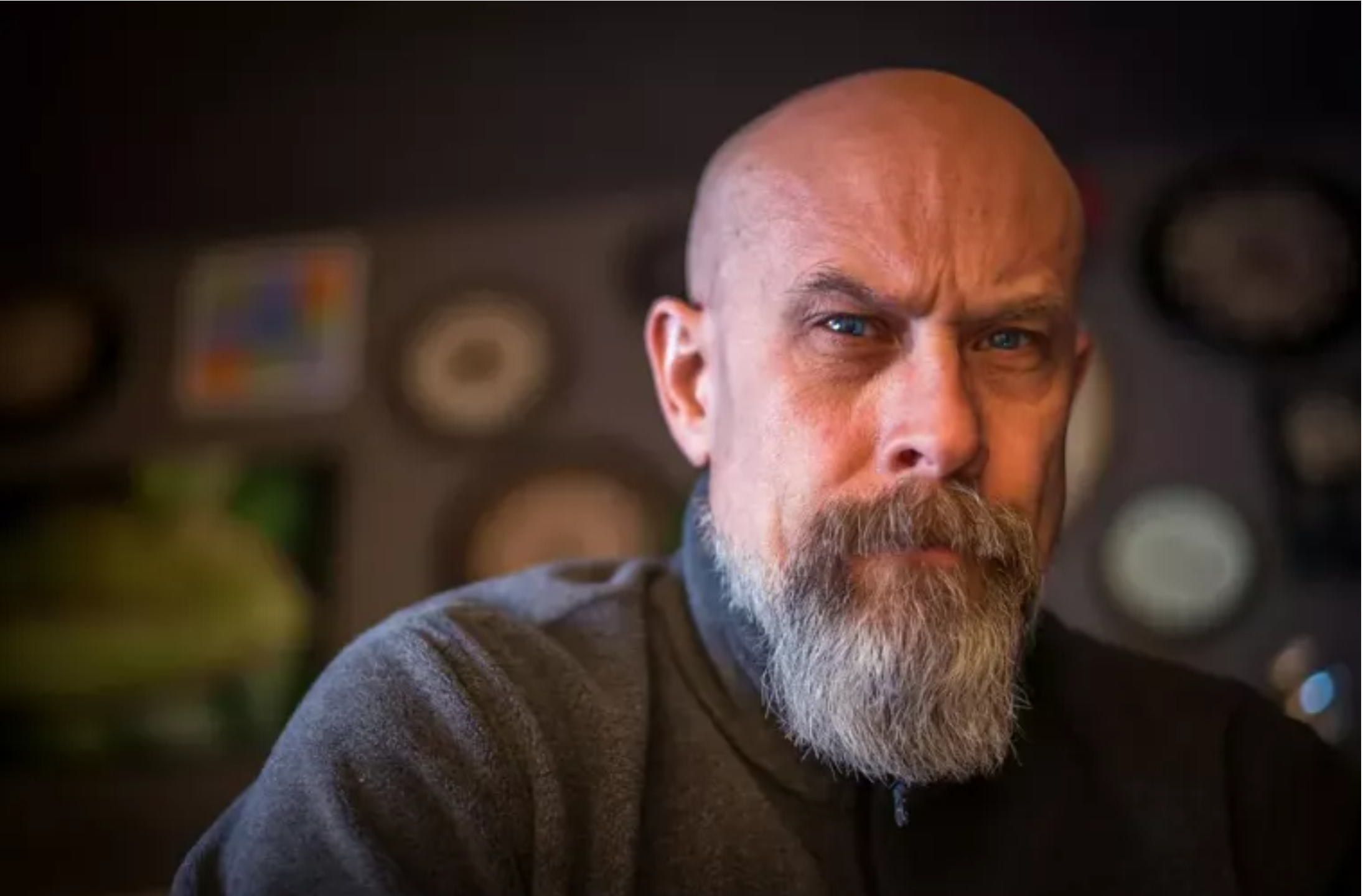 Moja babcia udawała głuchą, aby sprawdzić nas przed podziałem spadku — wyniki były zaskakujące.