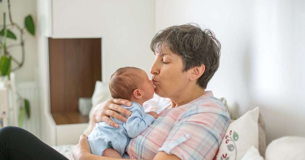 MOJA CÓRKA ZOSTAWIŁA MI WNUKA I PO PROSTU ZNIKNĘŁA — A TRZY TYGODNIE PÓŹNIEJ OTRZYMAŁEM TELEFON, KTÓRY ZŁAMAŁ MI SERCE.