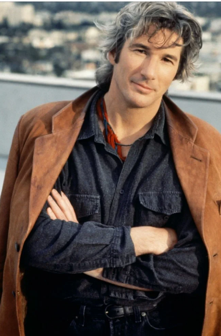 W wieku siedemdziesięciu pięciu lat Richard Gere nadal nie może uwolnić się od zainteresowania paparazzi.