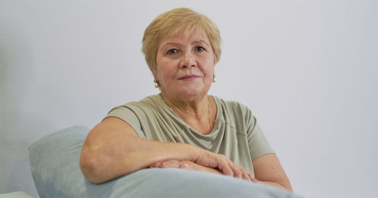 Sprzedałam dom, aby opłacić ślub wnuczki, ale nie zaproszono mnie — i oto, co się stało.