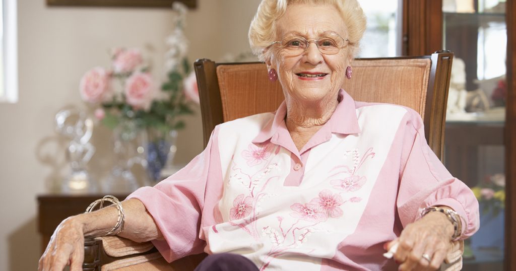 Nazywam się Daphne. Mam 78 lat. Mieszkam w małym ceglanym domku w Leeds w Anglii wraz z mężem Tomem. Od trzech lat jest on chory.