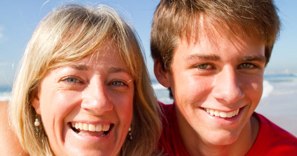 Przez 15 lat wychowywałam syna mojej siostry jak własnego, a potem wybrał ją zamiast mnie, ponieważ podarowała mu samochód.