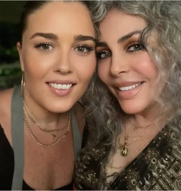 Trudno uwierzyć, że Veronica Castro ma już 70 lat! Siwa, ale bez zmarszczek!