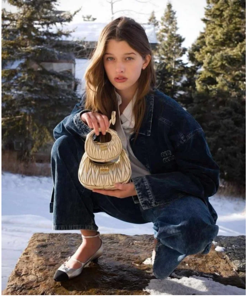 16-letnia córka Jovovich jest kopią swojej sławnej matki. Cóż za piękność!