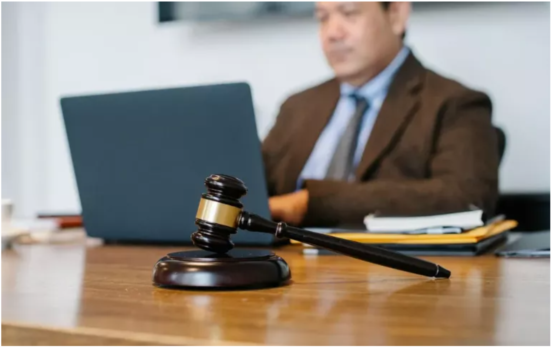 Moja babcia udawała głuchą, aby sprawdzić nas przed podziałem spadku — wyniki były zaskakujące.