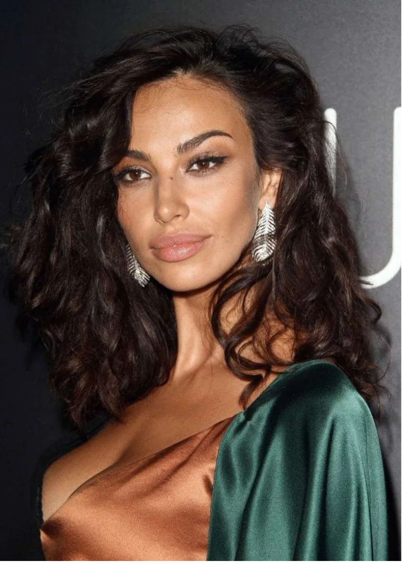 Urocza Rumunka, za którą szaleje cały Hollywood