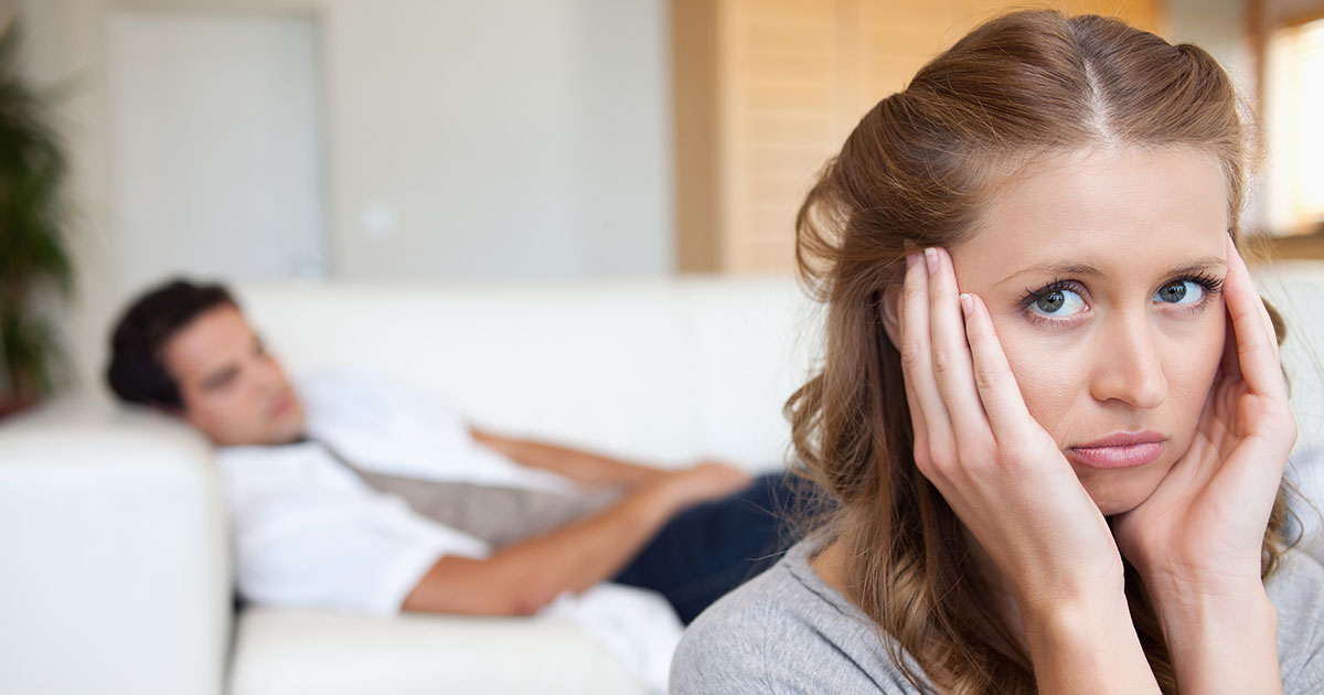 Obudziło mnie mamrotanie mojego męża przez sen — kiedy skończył swoją wypowiedź, natychmiast pobiegłam do naszego garażu.