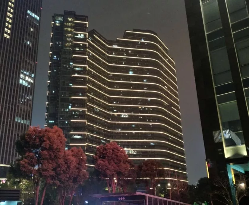 Niesamowity kompleks mieszkaniowy w Chinach, w którym mieszka ponad 30 000 osób. To się nazywa skala!