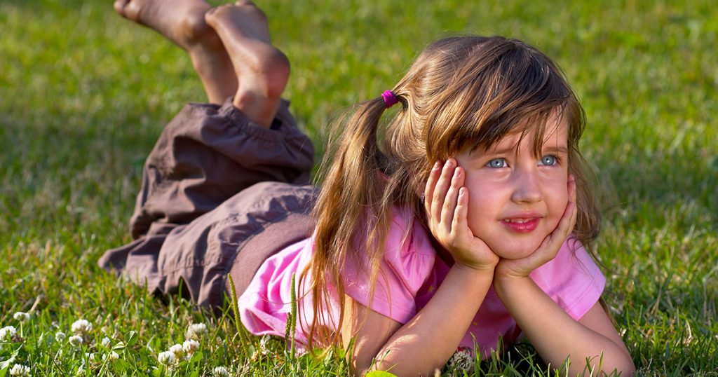 Moja pięcioletnia córka zaczęła rysować portret rodzinny, ale nie było na nim twarzy taty.