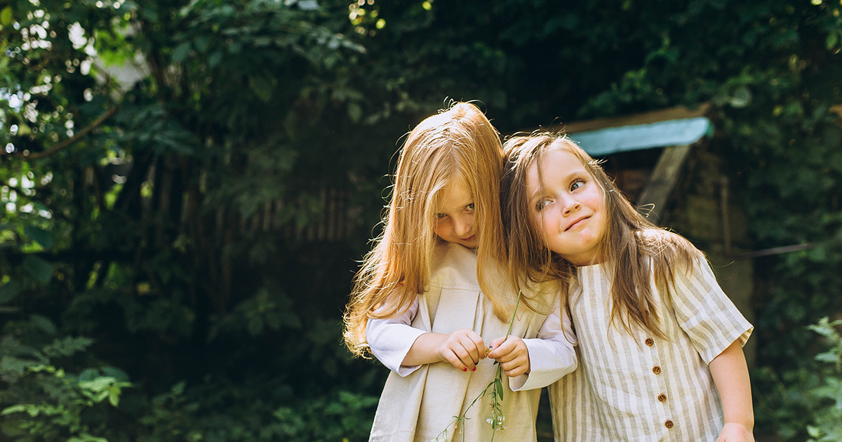 W dniu moich urodzin, kiedy telefony jej dzieci wylądowały w basenie, moja synowa nalegała, żebym je wymieniła, dopóki mój sąsiad nie interweniował i nie dał jej lekcji.