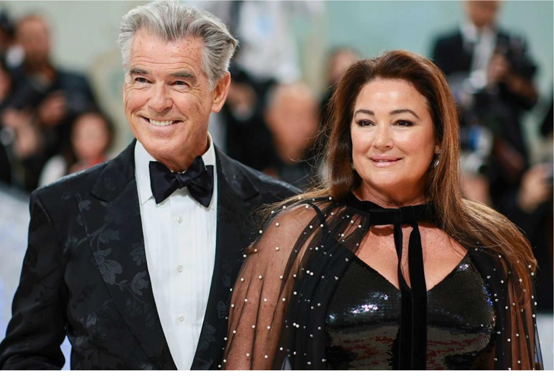 I w wieku 64 lat wygląda elegancko.