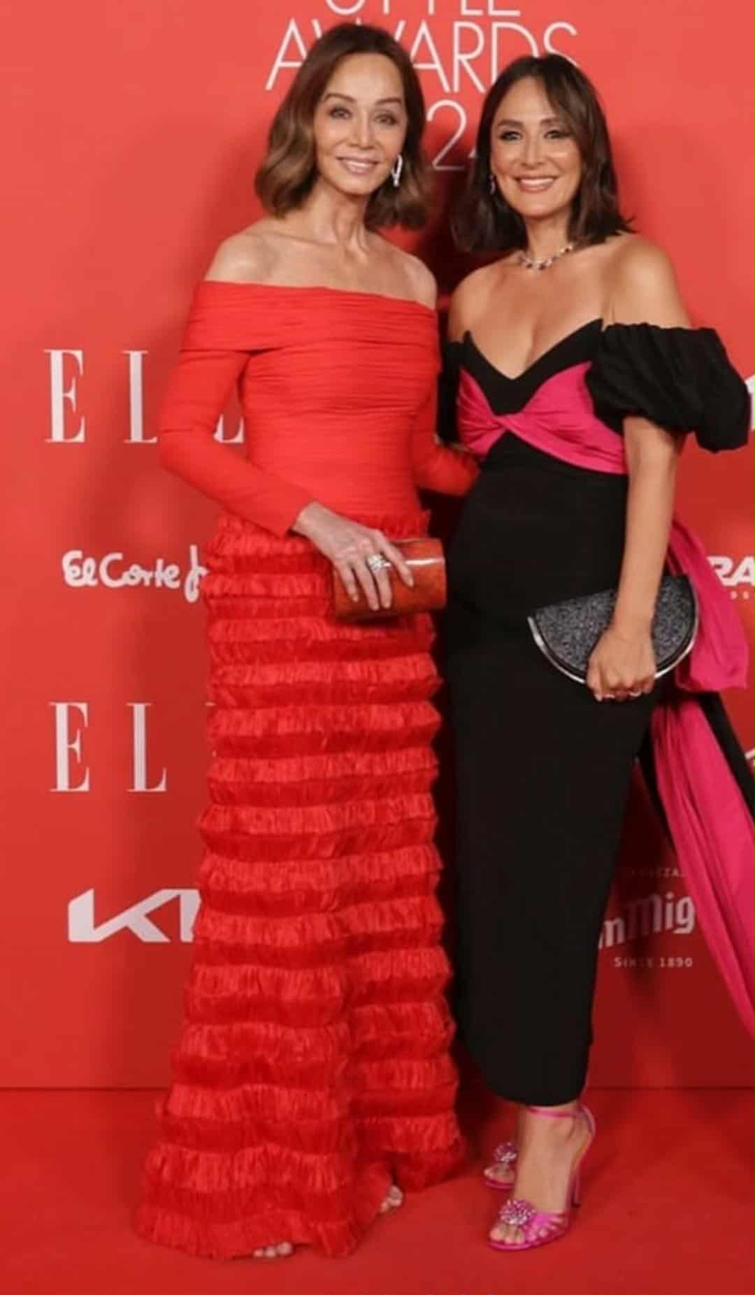 74-letnia matka Iglesiasa pojawiła się publicznie w czerwonej sukience z odkrytymi ramionami i trzeba to zobaczyć.