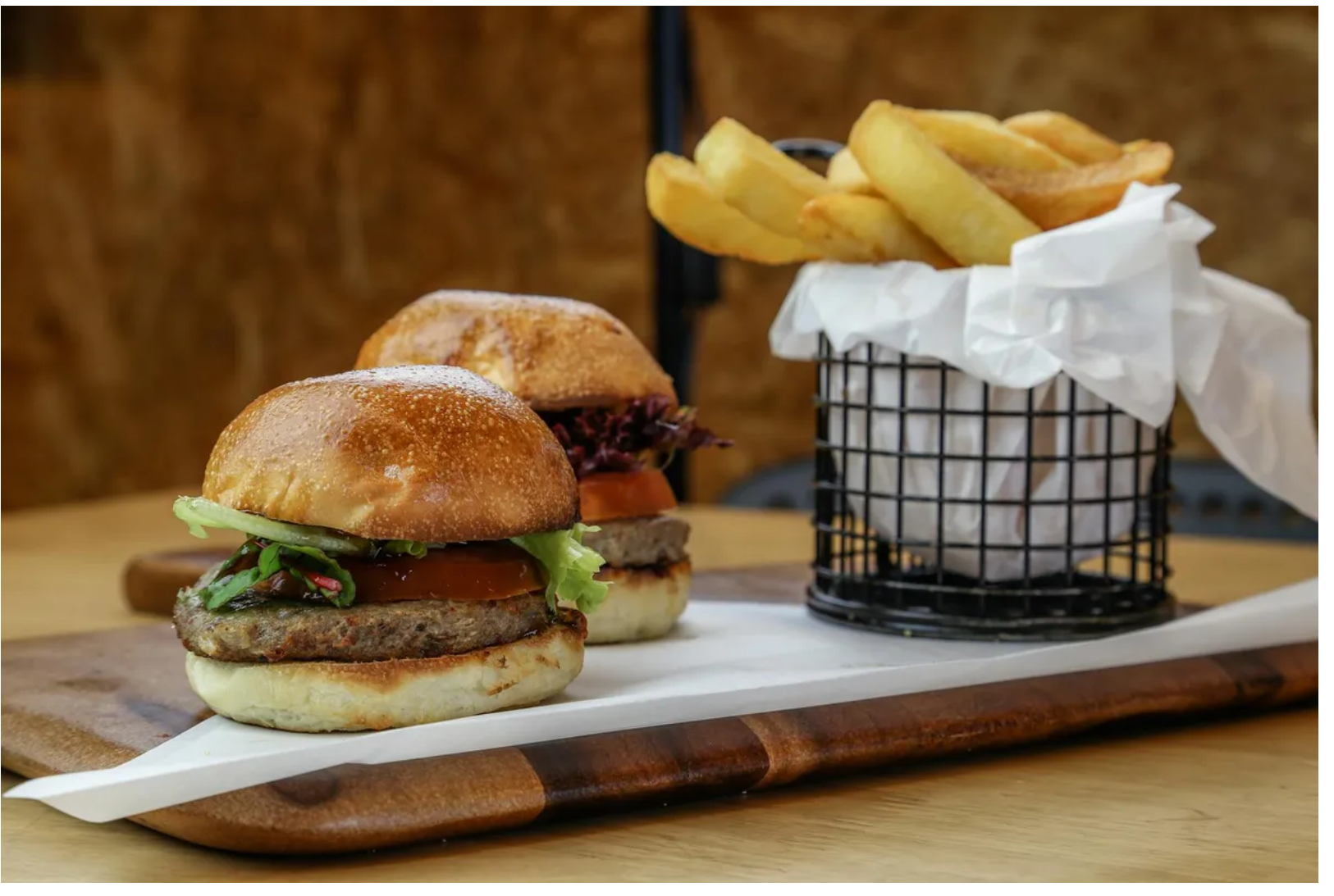 Prawie oddaliśmy naszego złotego retrievera, ponieważ szczekał na nianię, ale potem obejrzałem nagranie z kamery i byłem w szoku.