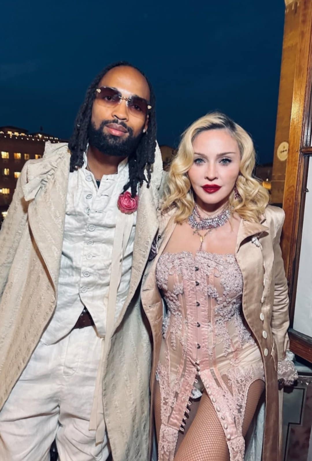 „Mąż, który zostanie opiekunem”. Widzowie potępiają wybór Madonny.