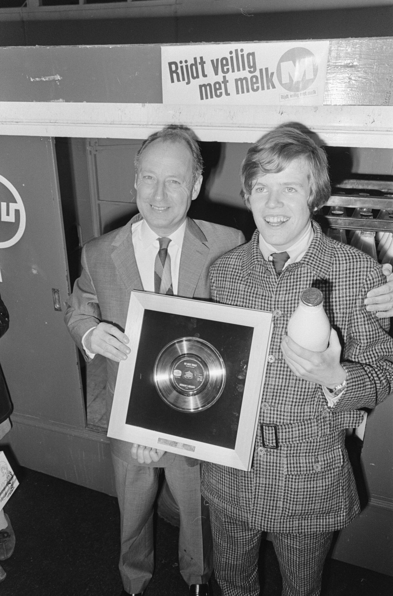 Peter Nunn romansował z fankami, spotykał się z członkami zespołu Rolling Stones, a w wieku 19 lat był już członkiem Anonimowych Alkoholików.