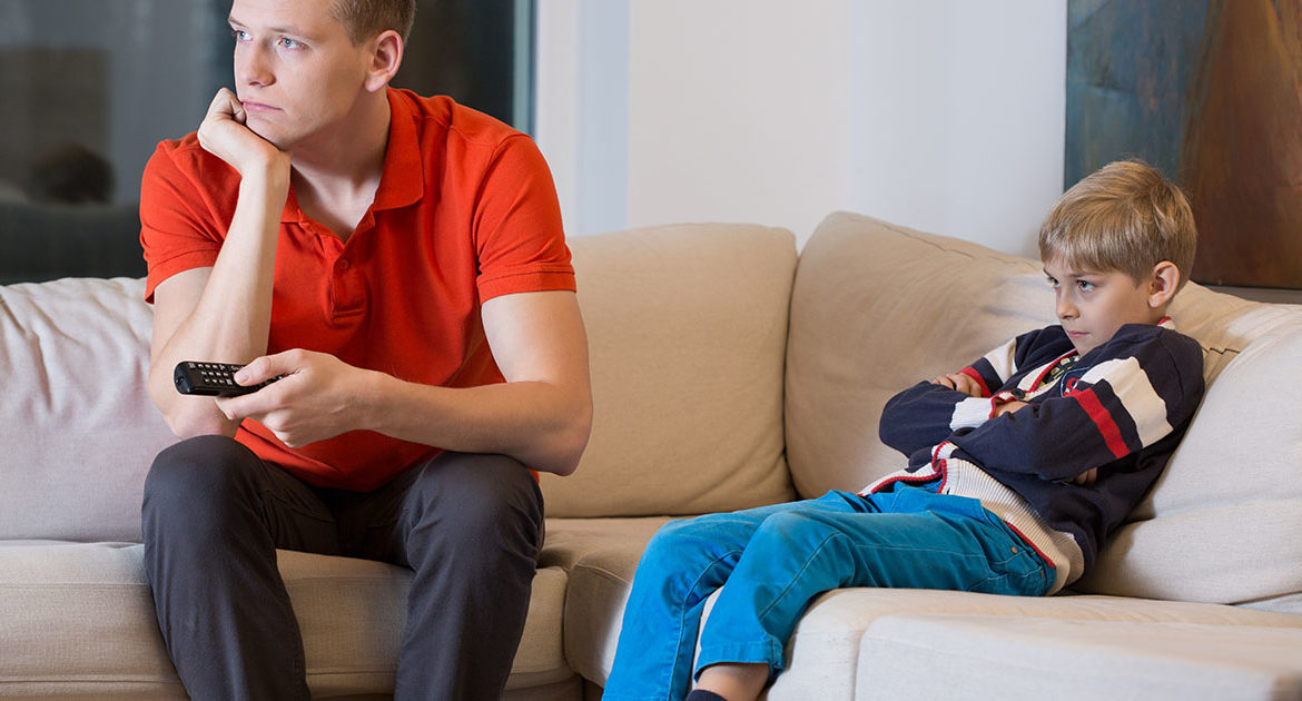 „Po śmierci mojej żony wyrzuciłem jej syna, ponieważ nie był moim potomkiem. Dziesięć lat później ujawniona prawda wstrząsnęła mną”.