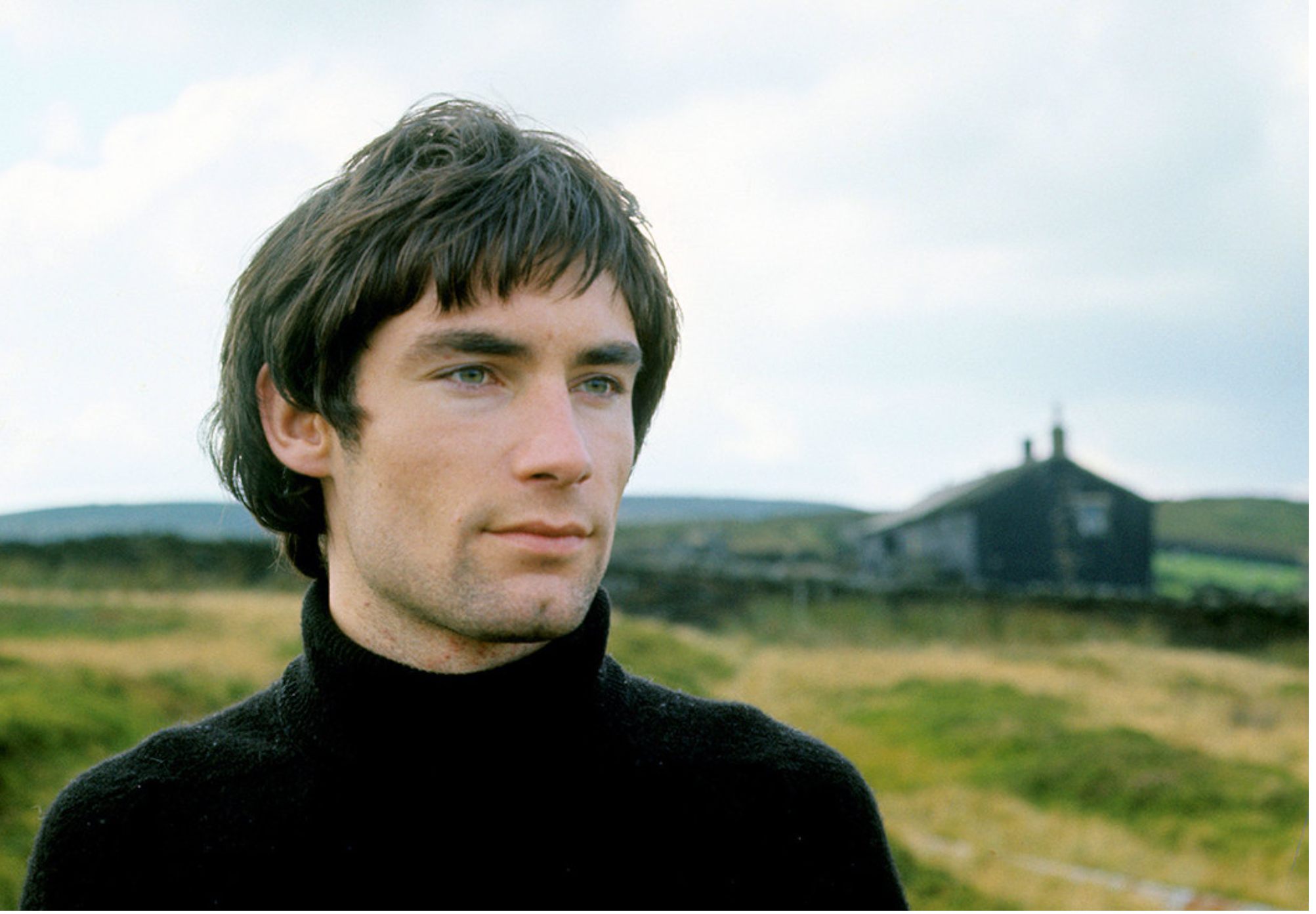 Trudno uwierzyć, że ten starszy mężczyzna był kiedyś uważany za ikonę hollywoodzkiej urody i był ulubieńcem kobiet.