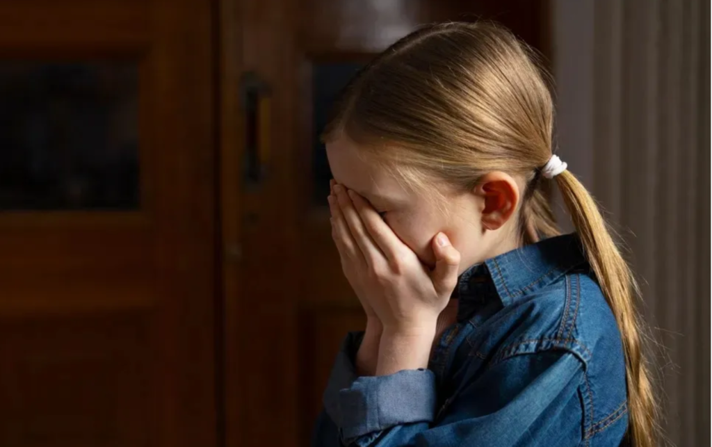 Macocha mojej wnuczki zabierała pieniądze, które wysyłałem, nie mówiąc o tym nikomu, więc postarałem się, aby poniosła odpowiedzialność za swoje kłamstwa.